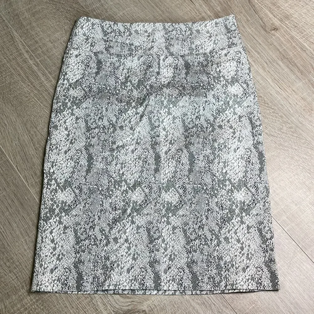 MARGARET M Women's Gray White Faux Snakeprint Pencil Skirt Size Small